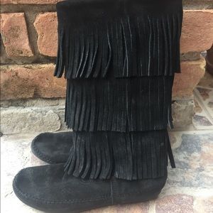 Black fringe Minnetonka boots